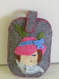 Porta fazzoleptti/cellulare in feltro