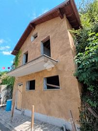 3 LOCALI A OLEVANO ROMANO