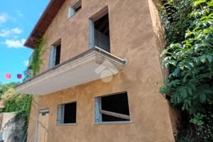 3 LOCALI A OLEVANO ROMANO