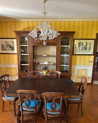 Sala pranzo con tavolo stile Frattino allungabile