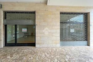 NEGOZIO A PIZZIGHETTONE