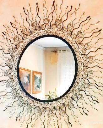 Specchio da Parete in Ferro Battuto – Design Sole 