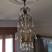 Lampadario in ferro battuto con gocce di Murano
