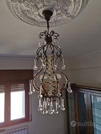 Lampadario in ferro battuto con gocce di Murano