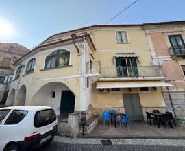 3 LOCALI A GIFFONI VALLE PIANA