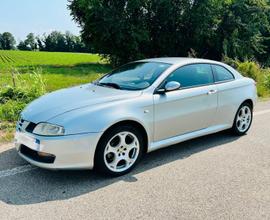 Alfa romeo gt - 2005