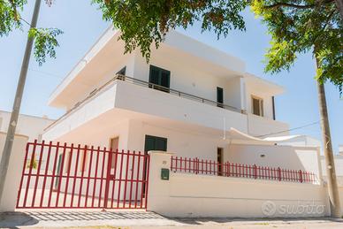 Villetta 300mt da spiaggia Lido Marini salento