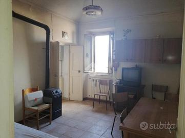 2 LOCALI A SAN VITO ROMANO
