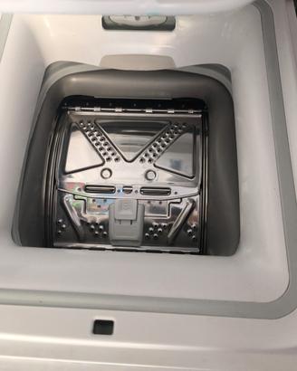 lavatrice Indesit carica dall alto mai utilizzata 