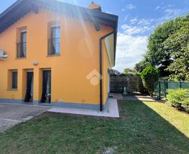 VILLA A SCHIERA A MARTIGNACCO