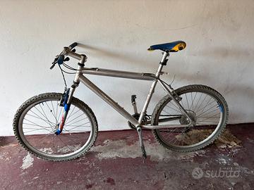 Mountain bike bicicletta