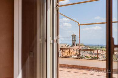 2 LOCALI A RONCIGLIONE