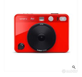 Leica Sofort 2, red. Fotocamera istantanea ibrida