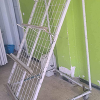 Scaffali in ferro con ruote