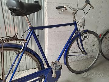Bicicletta con portapacchi