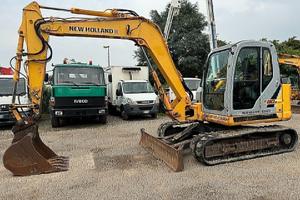 NEW HOLLAND KOBELCO E80B