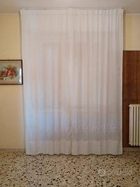 Tendaggi classici con ricami