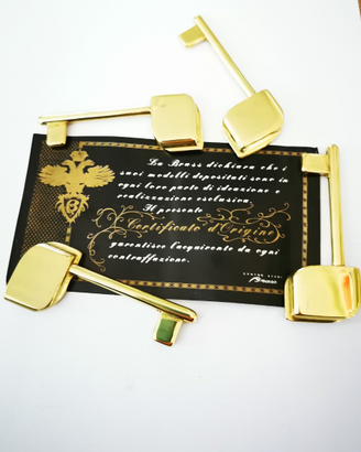 Chiavi grezze in ottone lucido
