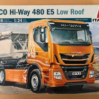 Italeri 3928 Iveco Hi-Way 480 E5 Low Roof 1:24