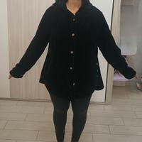 Felpa peluche nera con cappuccio SHEIN Curve – Tag