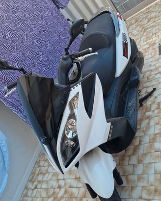 Kymco Downtown 300i anno 2012 46 mila km