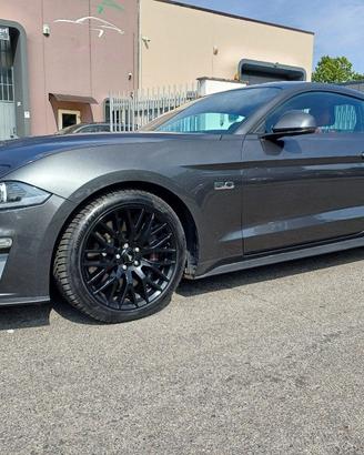 FORD Mustang Fastback 5.0 V8 Ti-VCT aut. GT Unic