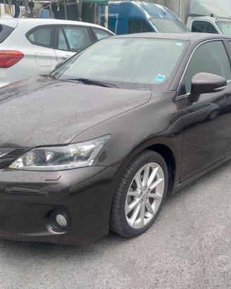 Lexus ct200h..ricambi.