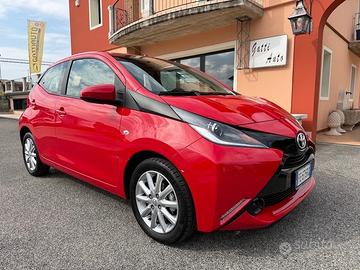 Toyota Aygo 1.0 VVT-i 69 CV 5 porte 9900 KM