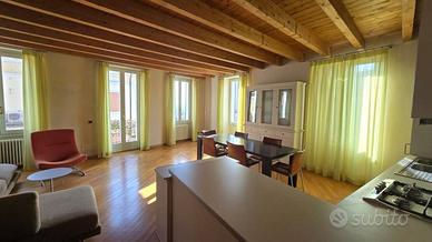 Appartamento di 120 m² con 3 locali a Desenzano de