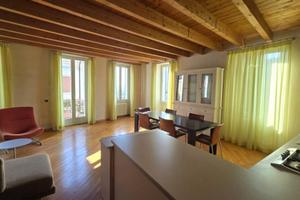 Appartamento di 120 m² con 3 locali a Desenzano de