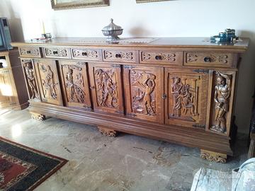 Stupenda credenza  + vetrina legno scolpito a mano
