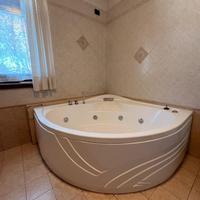 Vasca da Bagno Idromassaggio Angolare