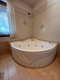 Vasca da Bagno Idromassaggio Angolare