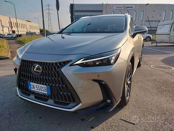Lexus NX Plug-in Premium+ 4WD