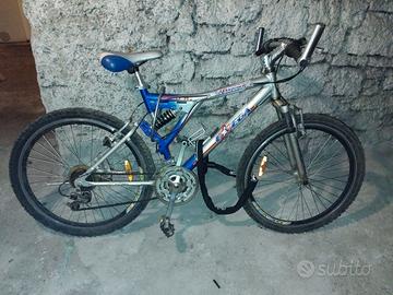 Bicicletta Mountain Bike