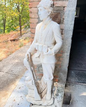 Statua  Alpino in cemento e polvere di marmo