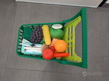 Carrello con frutta e verdura 