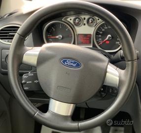 Ford Focus specchi tergicristalli alzavetri serrat