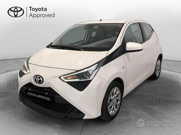 Toyota Aygo 5p 1.0 x-play 72cv