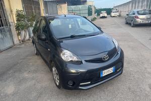 Toyota Aygo 1.0 12V VVT-i 5 porte Cool Soda Connec
