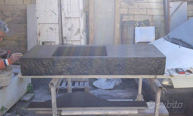 Lavandini in cemento e laviga o marmo