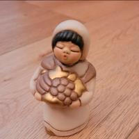 Presepe classico Thun Pastorella con cesto frutta
