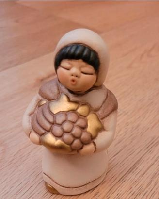 Presepe classico Thun Pastorella con cesto frutta