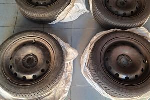 Pneumatici con cerchi  185 55 R15