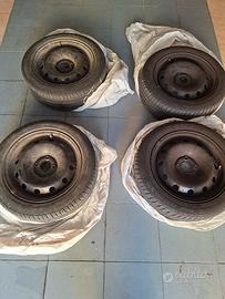 Pneumatici con cerchi  185 55 R15