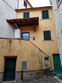 Casa in collina sopra Massa