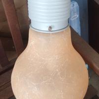 Lampadario a forma di lampadina