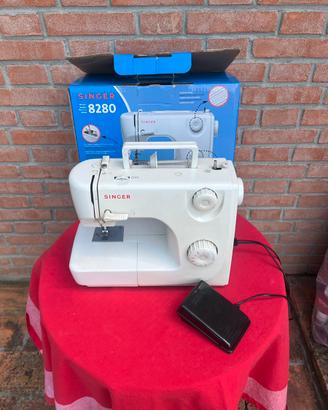 Macchina da cucire singer 8280