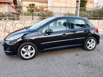 Peugeot 207. 5 porte 1600 ecodisel 90 CV.