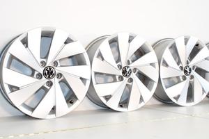 4 Cerchi Originali GOLF 8 - 17" + Sped Gratis
